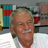 Eduardo Mendoza